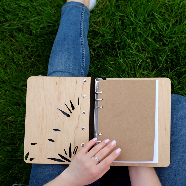 Journal en bois personnalisé, reliure en bois personnalisée, cahier en bois et cuir, reliure à anneaux A5, cahier rechargeable, agenda à anneaux image 3