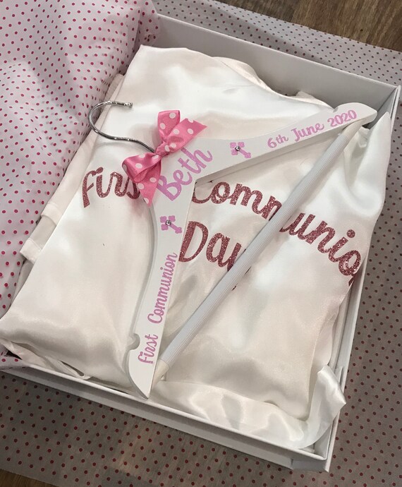Gorgeous personalised communion day accessories or the perfect gift for communion girls and boys to go with their big communion day. We have a large range of communion products available such as communion robes, communion pjs, communion umbrellas, communions t-shirts and much more. Orders take 2-3 working days.