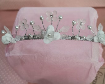 Crystal, Pearl and flower tiara (LM232)