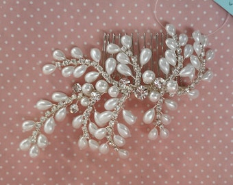 Pearl & diamante comb (R797)