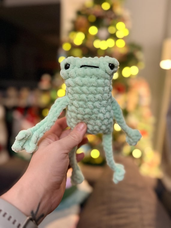 Stuffed Leggy Frogs - cute crocheted stuffed frogs