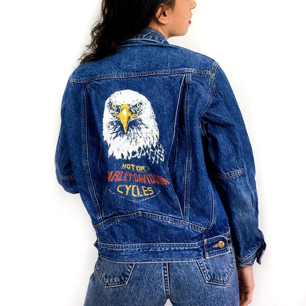 80s vintage customized "Harley Davidson" denim jacket. 100% cotton. Faded Harley Davidson Cycles logo and eagle at the back.