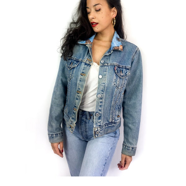 80s vintage up-cycled light blue denim jacket. Classic trucker jacket with a funky bird collar