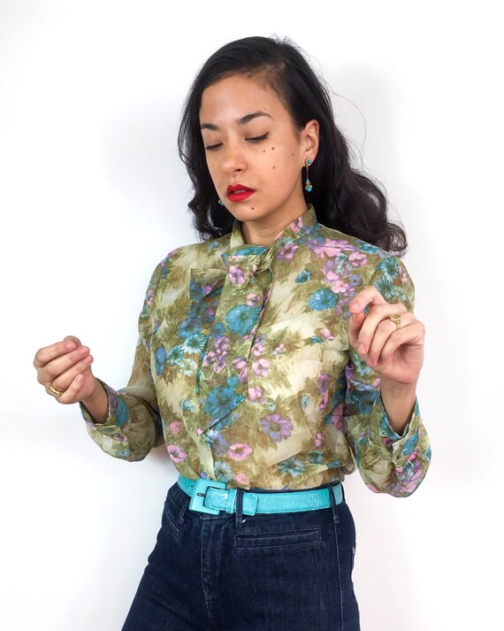 70s vintage sheer blouse. Kaki with a flower prin… - image 6