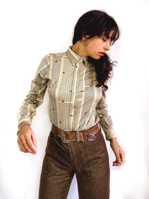 open lace back dress Wrangler Women's Retro Print Western Shirt