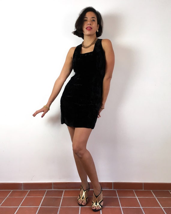 80s vintage black velvet mini dress. Tight and fl… - image 3