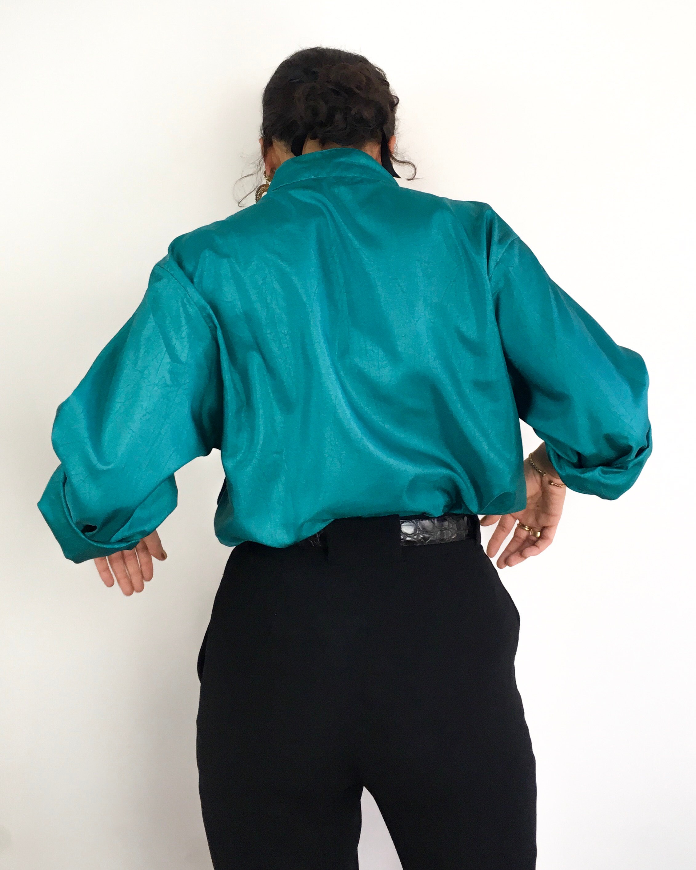Large Vintage 80s Teal/blue-green Blouse. Silk-like Fabric Large Vintage 80s Teal/blue-green Blouse. Silk-like Fabric