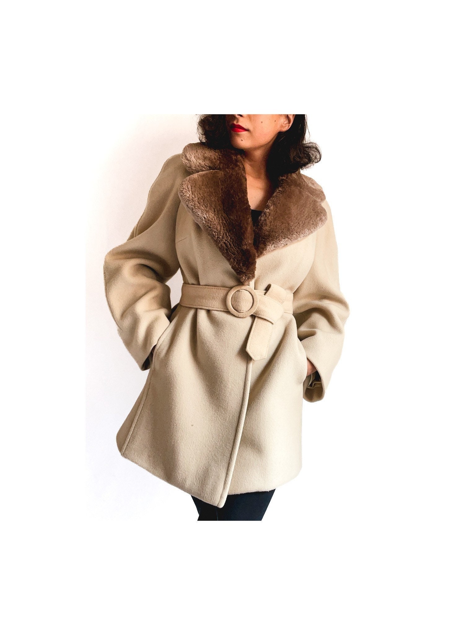 80s/90s Vintage Wool Bien Coat. Beige With a Matching Belt and a 
