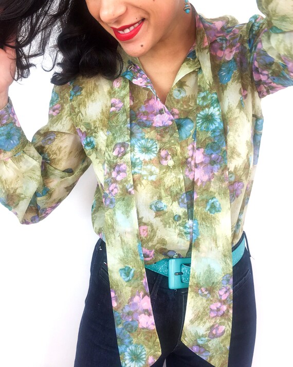 70s vintage sheer blouse. Kaki with a flower prin… - image 3