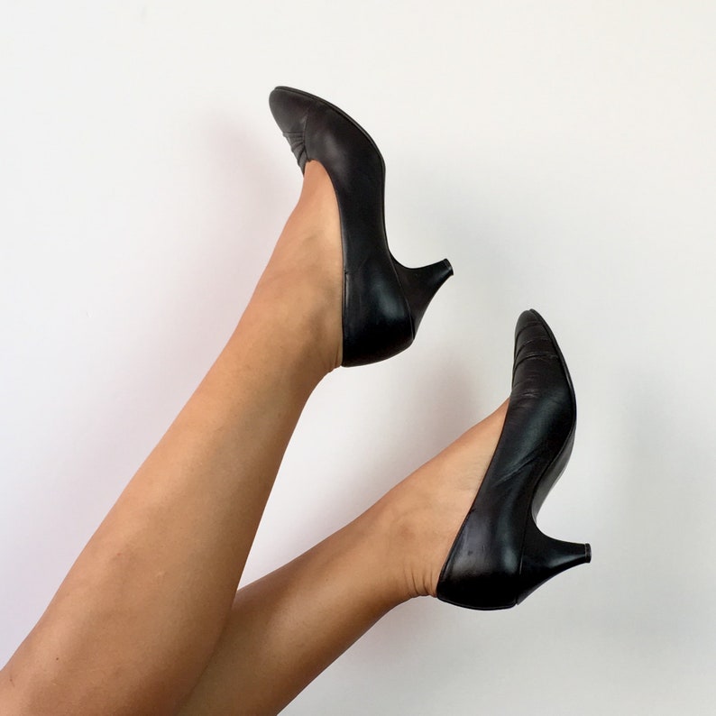 small heel pumps