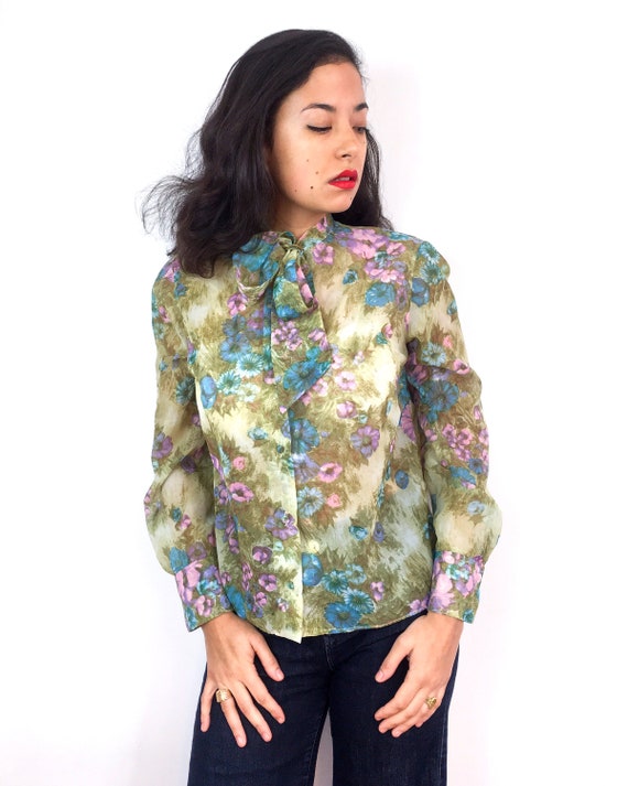 70s vintage sheer blouse. Kaki with a flower prin… - image 4