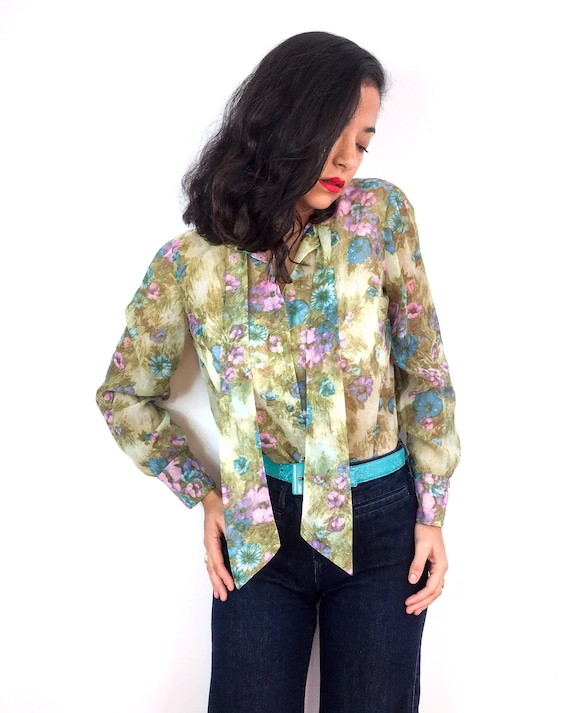 70s vintage sheer blouse. Kaki with a flower prin… - image 5