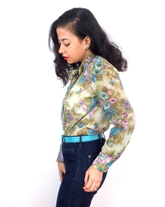 70s vintage sheer blouse. Kaki with a flower prin… - image 8