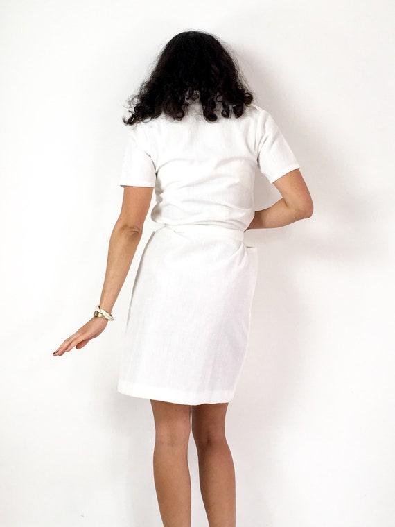 70s/80s vintage white shirtdress with matching be… - image 4
