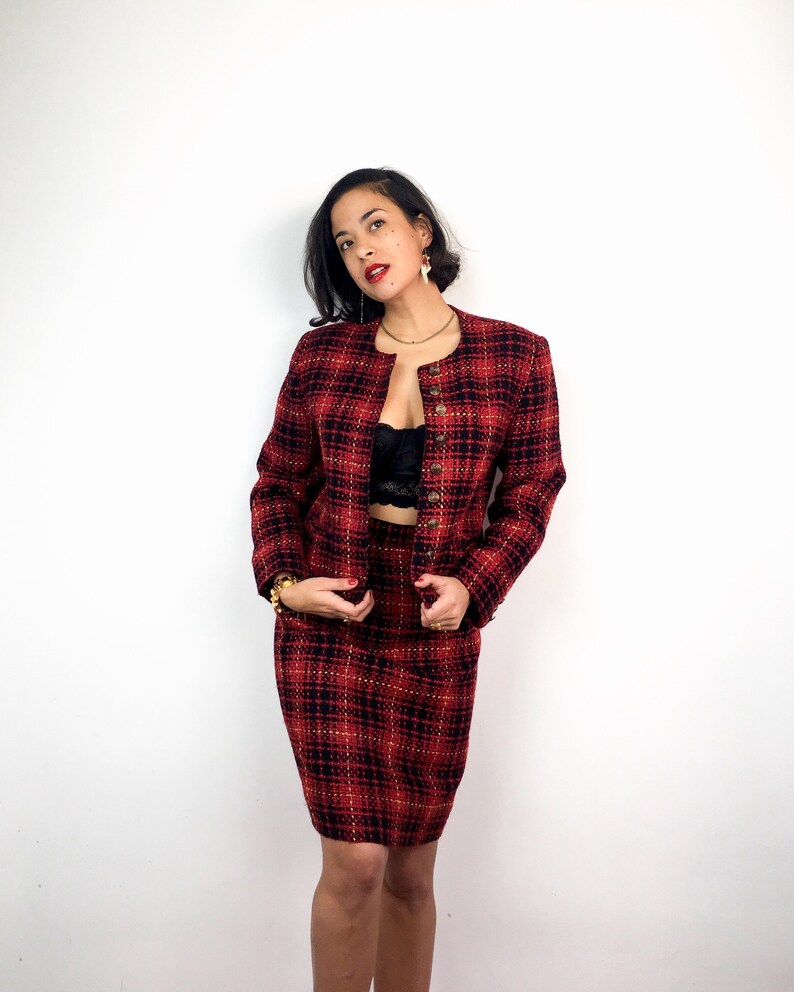 Best sizes S to M. Pencil skirt and blazer Cool buttons 80s-90s vintage Super cool vintage tartan skirt suit Deep and bold red hews