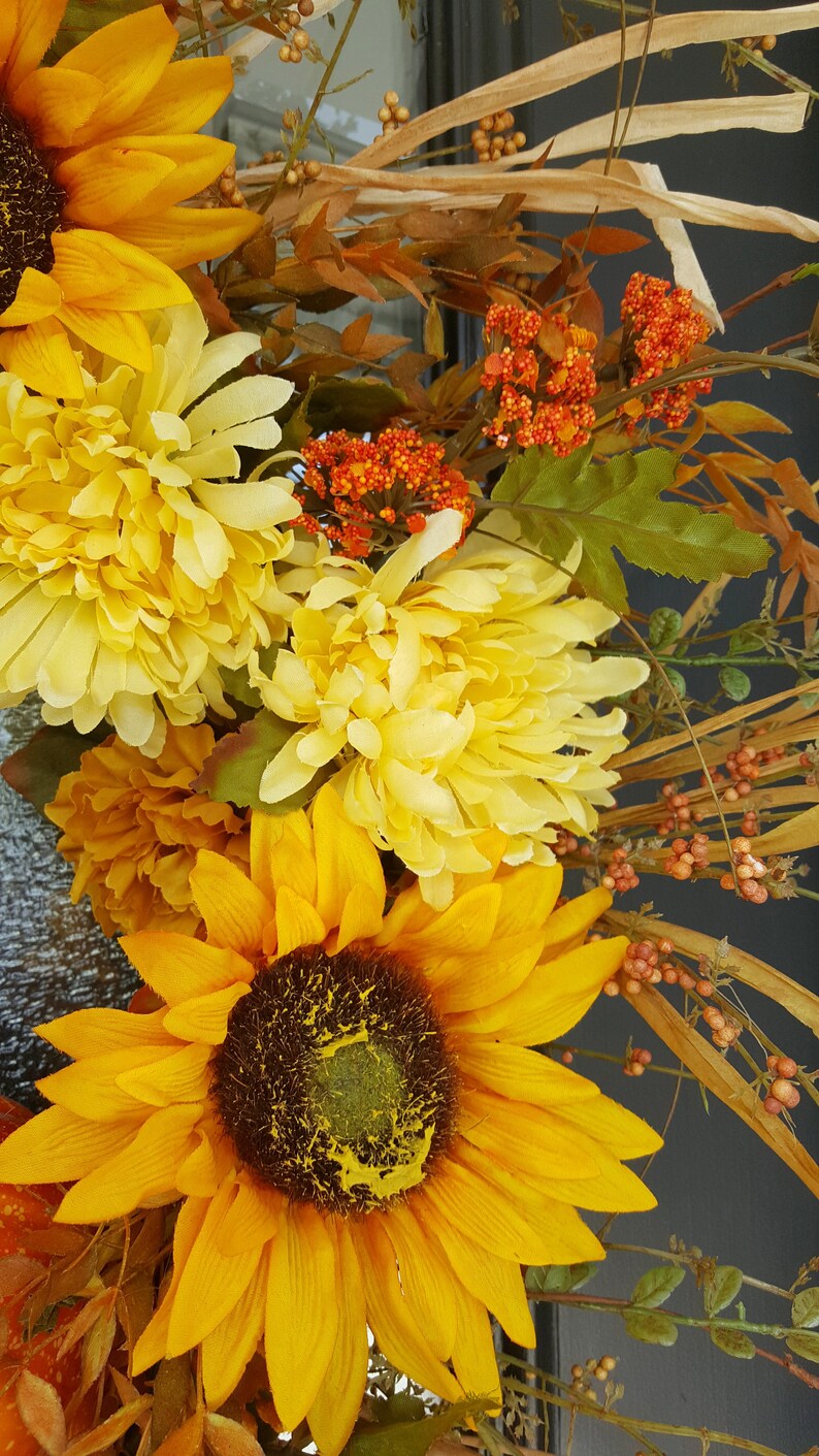 Rustic Farmhouse Wreath Housewarming Gift Harvest Decor for Outdoor Fall Sunflower and Pumpkin Grapevine Wreath for Front Door