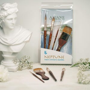 May include: A set of four paint brushes in a plastic package. The brushes are labeled "Neptune Finest Synthetic Squirrel" and "Ailane Gallery".