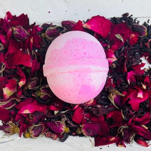Sugar Rose  Bath Bomb| Natural Bath Bomb| Bath Fizzy| Relaxation| Luxurious Bath Experience| Freshly Handmade Bath Bomb| Aromatherapy