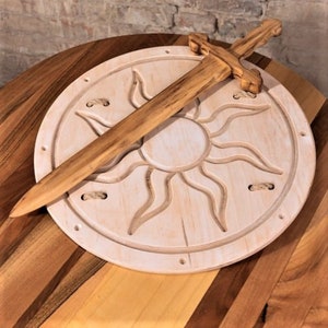 SET Personalised Knight Shield and Sword, Children&#39;s Knight&#39;s SET, Wooden toy, Customized knight&#39;s SET, Medieval style shield, Sword&Shield