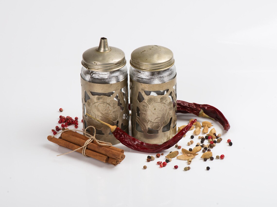 Barattoli Metallici Per Spezie Con Etichette – Set Contenitori Ermetici Per Erbe Aromatiche – PL