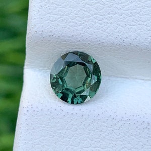 Natural Teal Sapphire Round 0.68 Carat Parti Sapphire 5.5 mm Gemstone For Jewelry No Heat Australia Olive Green Sapphire