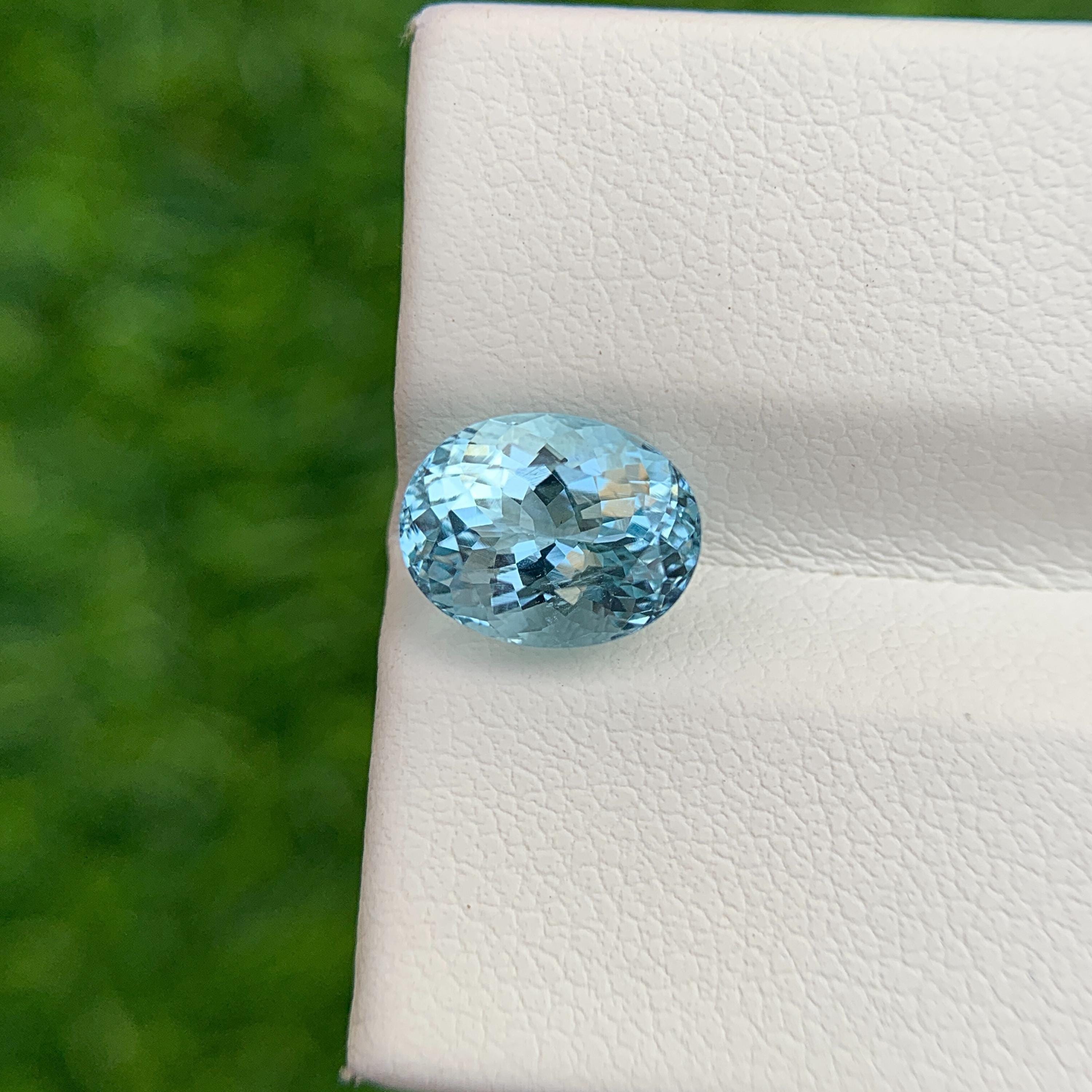 天然アクアマリン宝石：2.08カラットオーバルカット、9 x 7 MM、3月の