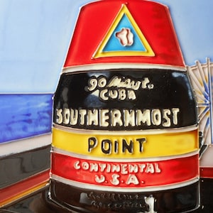 Key West Southern Most Sign Azulejo de arte em cerâmica pintado à mão de 8 x 8 polegadas com parte traseira de cavalete
