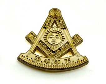 Freemasons Gold Coloured Masonic Past Master Masonic Lapel Pin LP 91