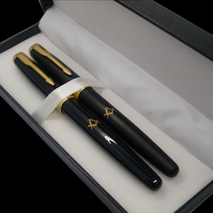 Set de regalo de bolígrafo masónico: Escuadra y compás, negro y dorado