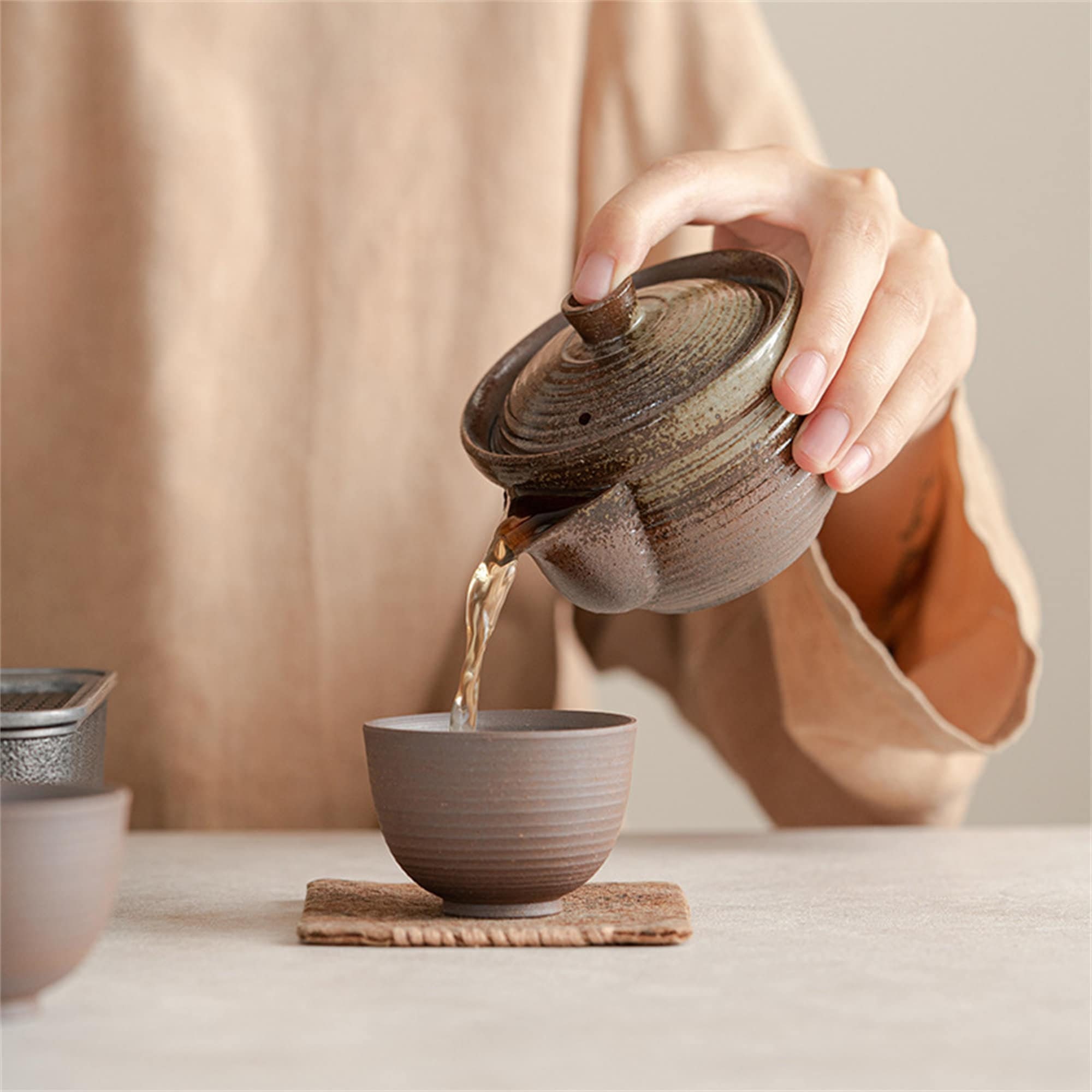 Japanese ZOJIRUSHI Elephant Thermos Teapot & Porcelain Tea Cups