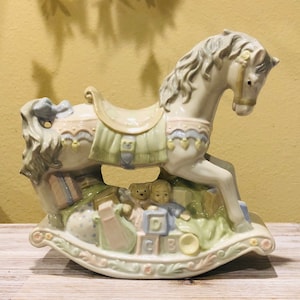 Horse music box, collectibles, baby shower gift, horse lover, Le Beau Danube Bleu music box horse