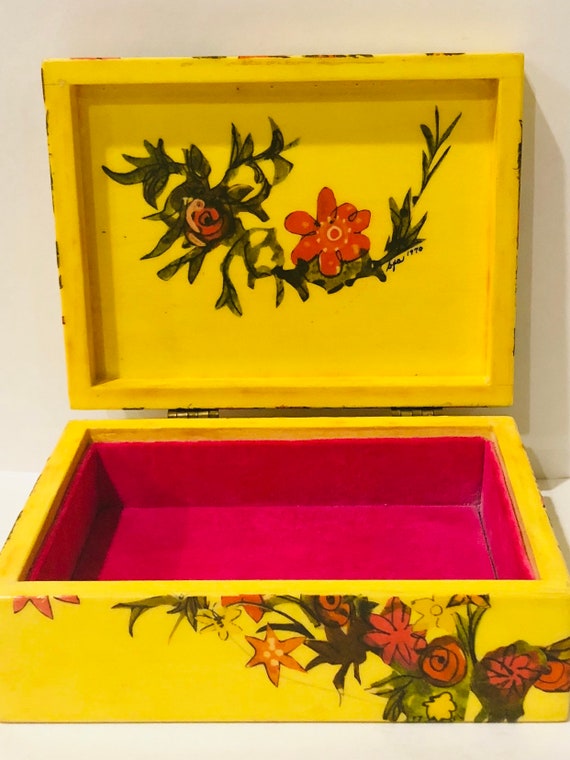 Yellow handpainted flower jewelry box, vintage tri