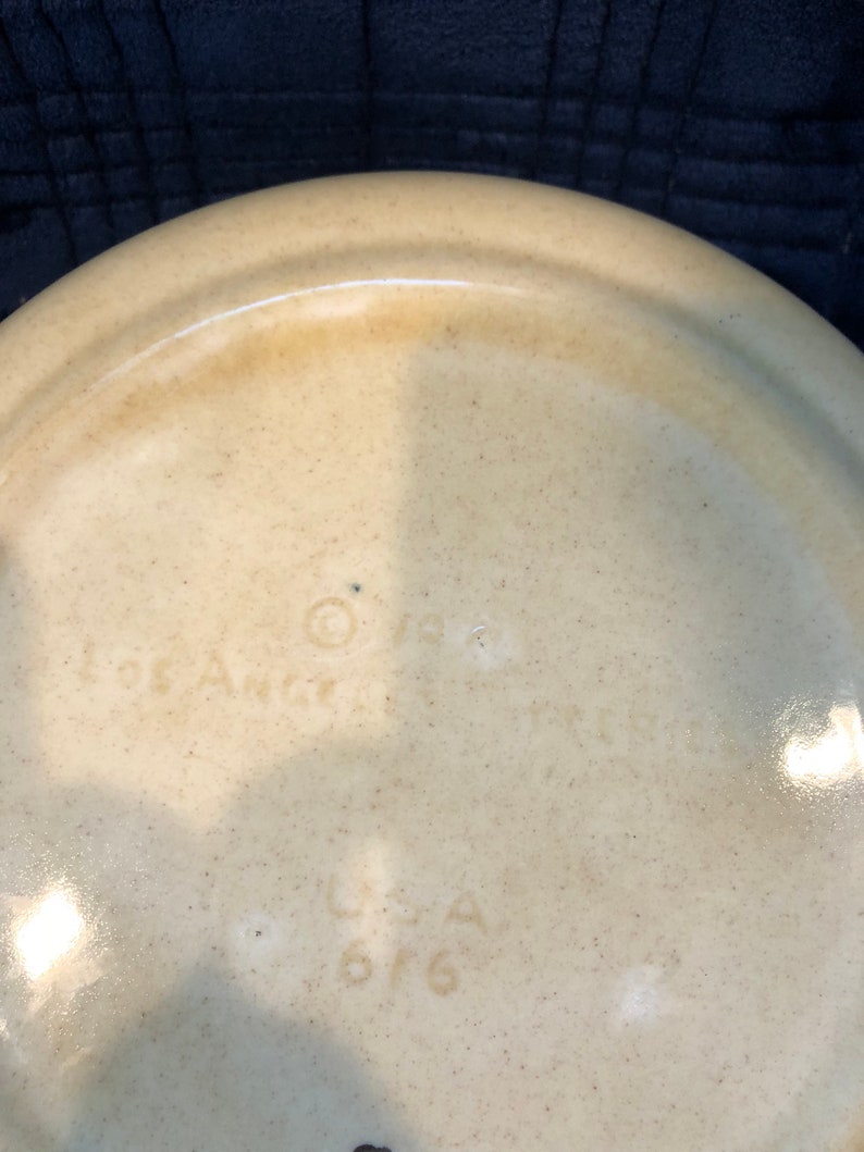 1971 Los Angeles Potteries Covered Casserole Dish With Hand Crafted