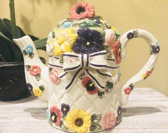 Vintage Beautiful floral teapot, spring decor, collectibles teapot, teapot for spring, flower garden pattern teapot, tea party, tea lover