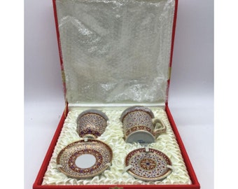 Tee Set in einer Box Handbemalte Keramik China Handarbeit In Thailand Floral Weiß/Braun/Gold