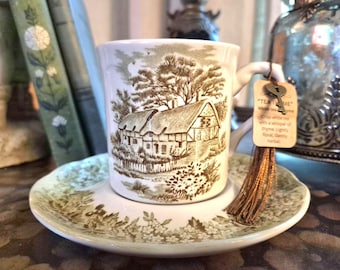 Vintage Anne Hathaway's Cottage Soy Wax Teacup Candle | White Tea & Thyme Candle | Secret Garden Cottage Decor | Antique Teacup Gift