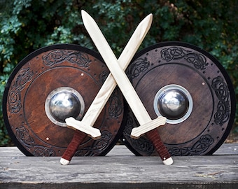Viking Playpack / Dos escudos con jefe de acero y dos espadas resistentes con mangos envueltos
