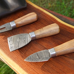 Damascus Cheese Knife Set - Olive Wood Handle and Leather Storage Case