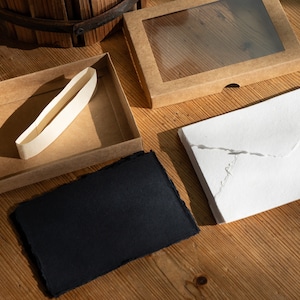 Ensemble de cartons d'invitation en papier noir ardoise - Enveloppes et crayon blanc inclus