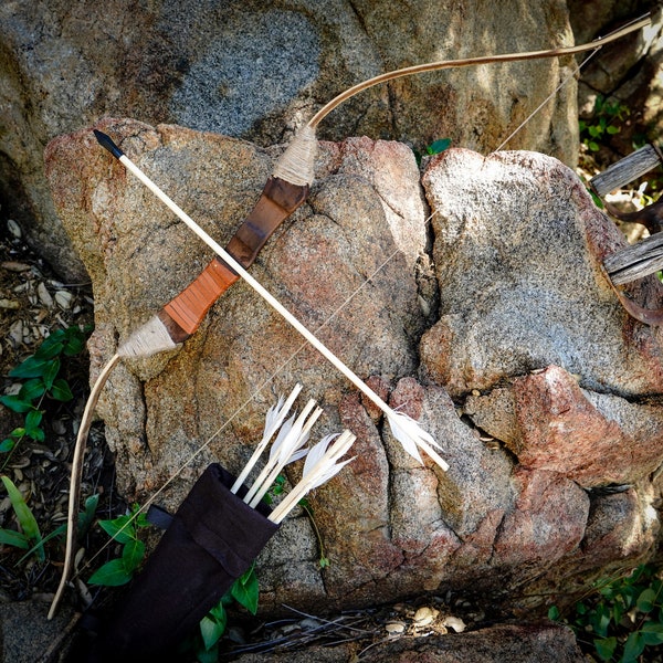 Holzspielzeug Pfeil und Bogen mit Filzköcher & sechs Pfeilen mit Gummispitze