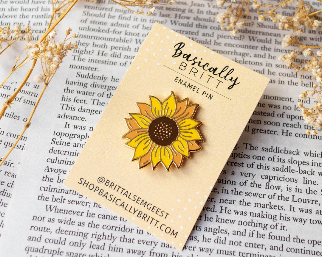 Sunflower Hard Enamel Pin Gold Sun Flower Pin With Butterfly