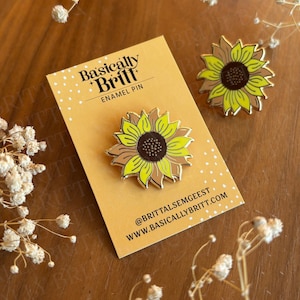 Enamel Pin - Sunflower - Sun Flower Gold Hard Pin with Butterfly Clasp - Wildflowers - Pin Flag - Yellow Pin - Cute Floral Badge / Button