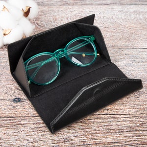 FGHJ Custom Glasses Case Personalized Eyeglass Case Design Your Photo Name  Logo Portable Soft Sunglasses Bag Gift for Women
