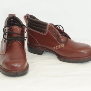 Vintage brown leather safety boots with metal protection toe marked size 42 or 8