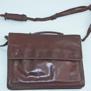 Vintage brown  leather Briefcase  attache leather messenger  bag with shoulder belt