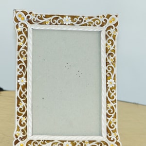 Decor Vintage Floral Porcelain Table Top Photo Picture Frame  Holds 4&quot;X 6&quot; photos