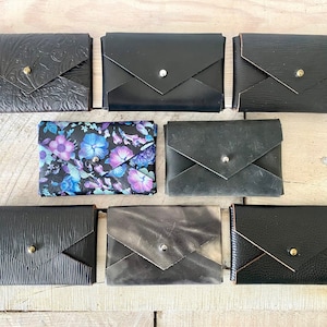 Cartera de cuero, tarjetero o tarjetero de visita - Negro • Texturizado • Gris