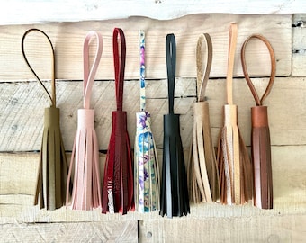Borla de cuero de 5" con forma de bucle: accesorio para bolso, llavero o tirador de cremallera
