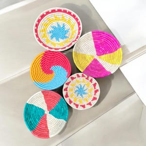 Natural Sabai Grass Handwoven Baskets , Wall Art Decor for Living Room , African Baskets , Bohemian Wall Baskets , Multicolored ,Set of 5 Pc