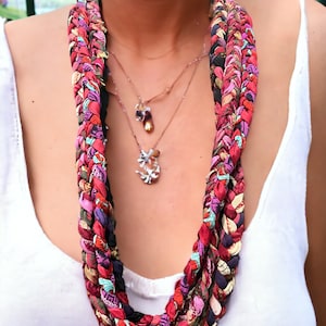 Boho tela textil hecho a mano seda Sari multicolor collar trenzado diseño de joyería tribal 100% natural pieza hecha a mano / regalo para ella